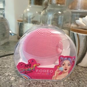 2/$25 FOREO Luna Play Smart 2 in Tickle Me Pink